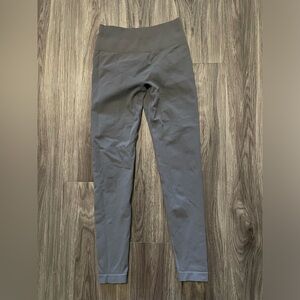 *SOLD* AUROLA leggings